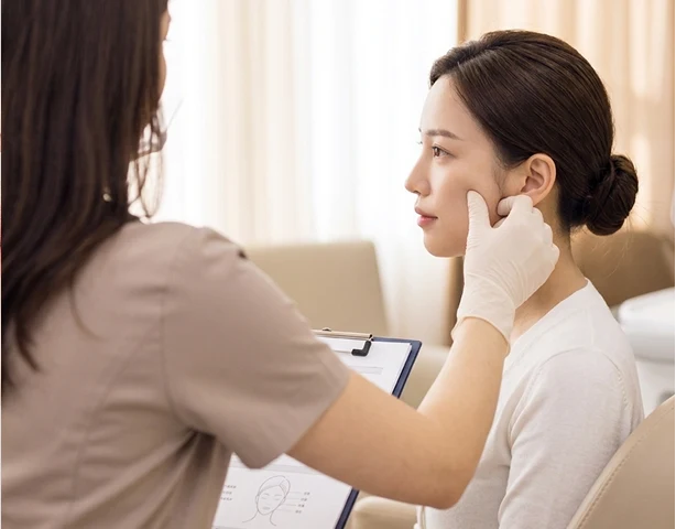 チップと眼球保護 — アイサーマジ at Delight Dermatology